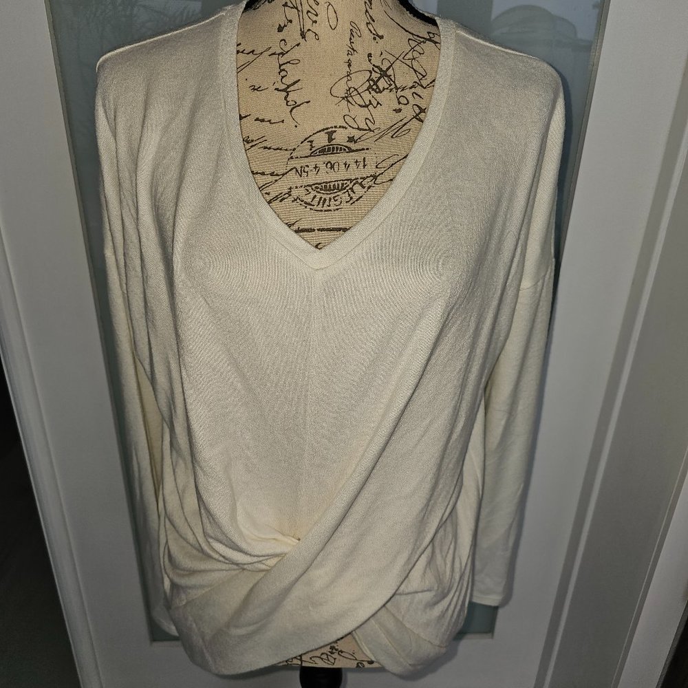 NWT-Ivory Twist Front V-Neck Sweater